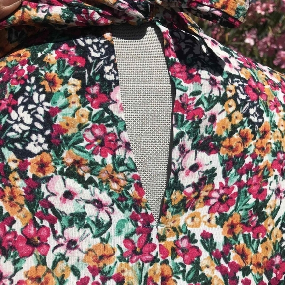 VOY Floral Pattern Blouse Women's Size Small - Picture 7 of 8